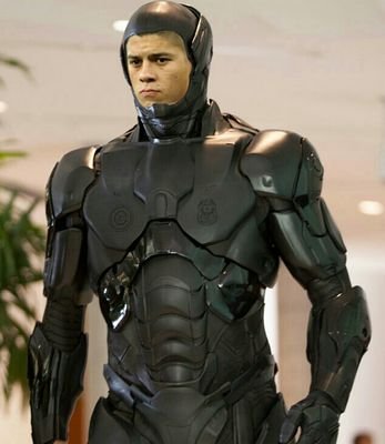 CRIME FIGHTING ROBOT.                              @ManUtd & @Argentina FOOTBALLER