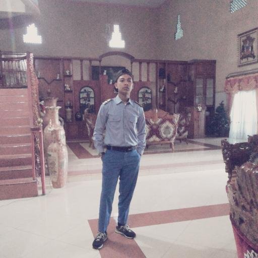 garrygbrl's profile picture. Saya : 90% jelek 10% cakep, yg ngatain cakep 5% nya yg bilang orang buta dan 5% lagi orang tua saya.