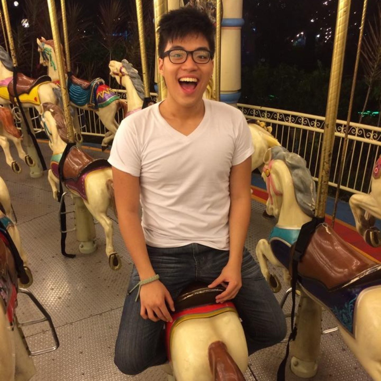 A smartass in mind; gamer by heart; writer and lover in soul.