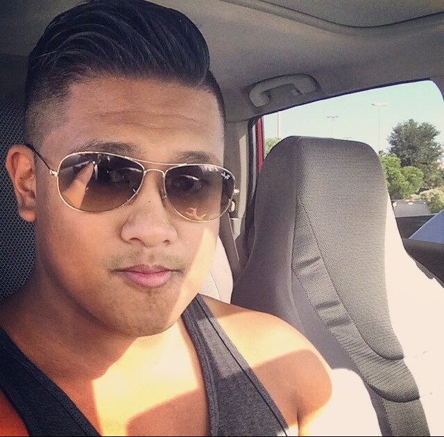 3rd year med student @ Ross University. Living in Miami.  Texas boy at heart.