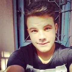 Sei la, oque será que você tem? Só sei que cê me faz tão bem 3 .