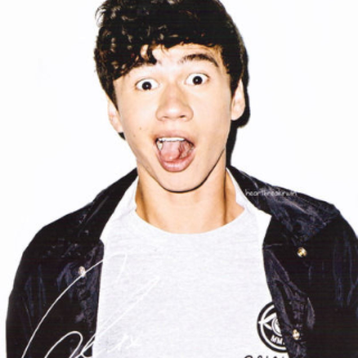 Official acc is @Arina5SOS turn on her notification shes doing gain tweet! -@Arina5SOS