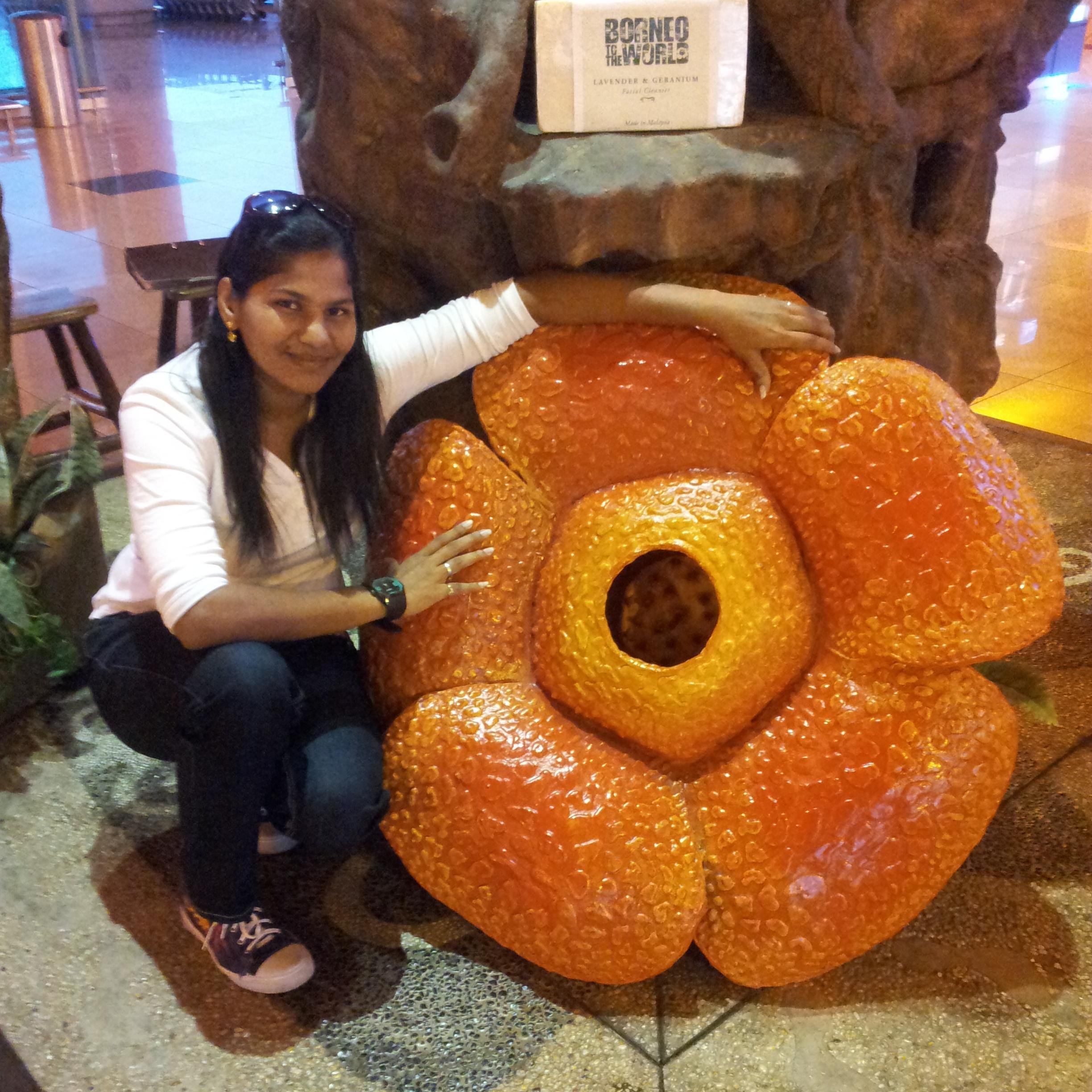 simple gurl... love to make friends