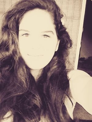 In life ; you're either a pilot , or a passenger your choice ... {} LEBANESE DIRECTIONER & PROUD !