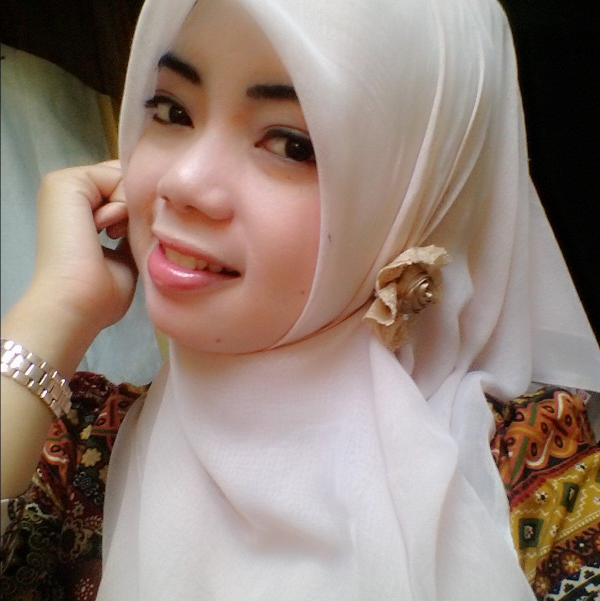 YhmVey's profile picture. 