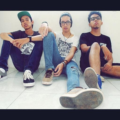Yo we're just 3 overexcited youngsters determined to catch our bullet-speed dreams since 2011. Contact Business : (+628812792780 // 32E68C3E)