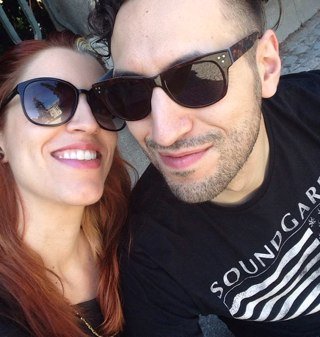 alaclaednoc's profile picture. Husband of @lagatatonta. Bass player. Noise maker. On tour w/ @LOQUILLOoficial