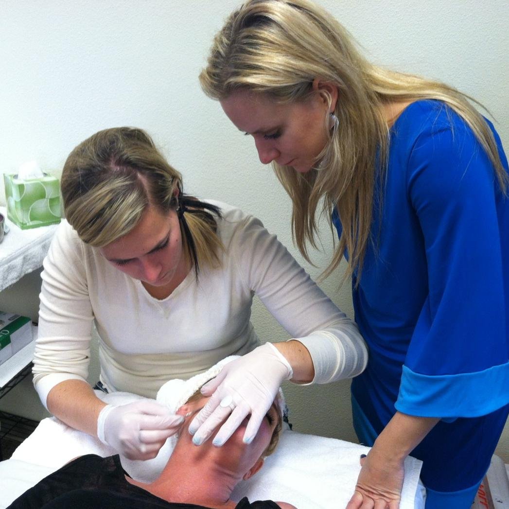 True U Education offers ONLINE and CLASSROOM advanced training for LICENSED ESTHETICIANS wishing to work in a medical office 312-440-9740