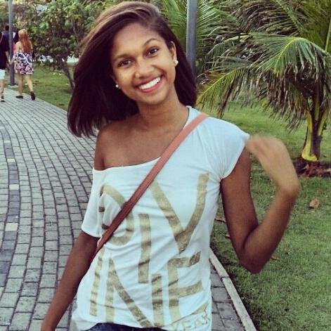 O coração de uma mulher é um profundo mar de segredos. Futura Engenheira Civil, Tricolouca e Apaixonada por Danilo Oliveira.