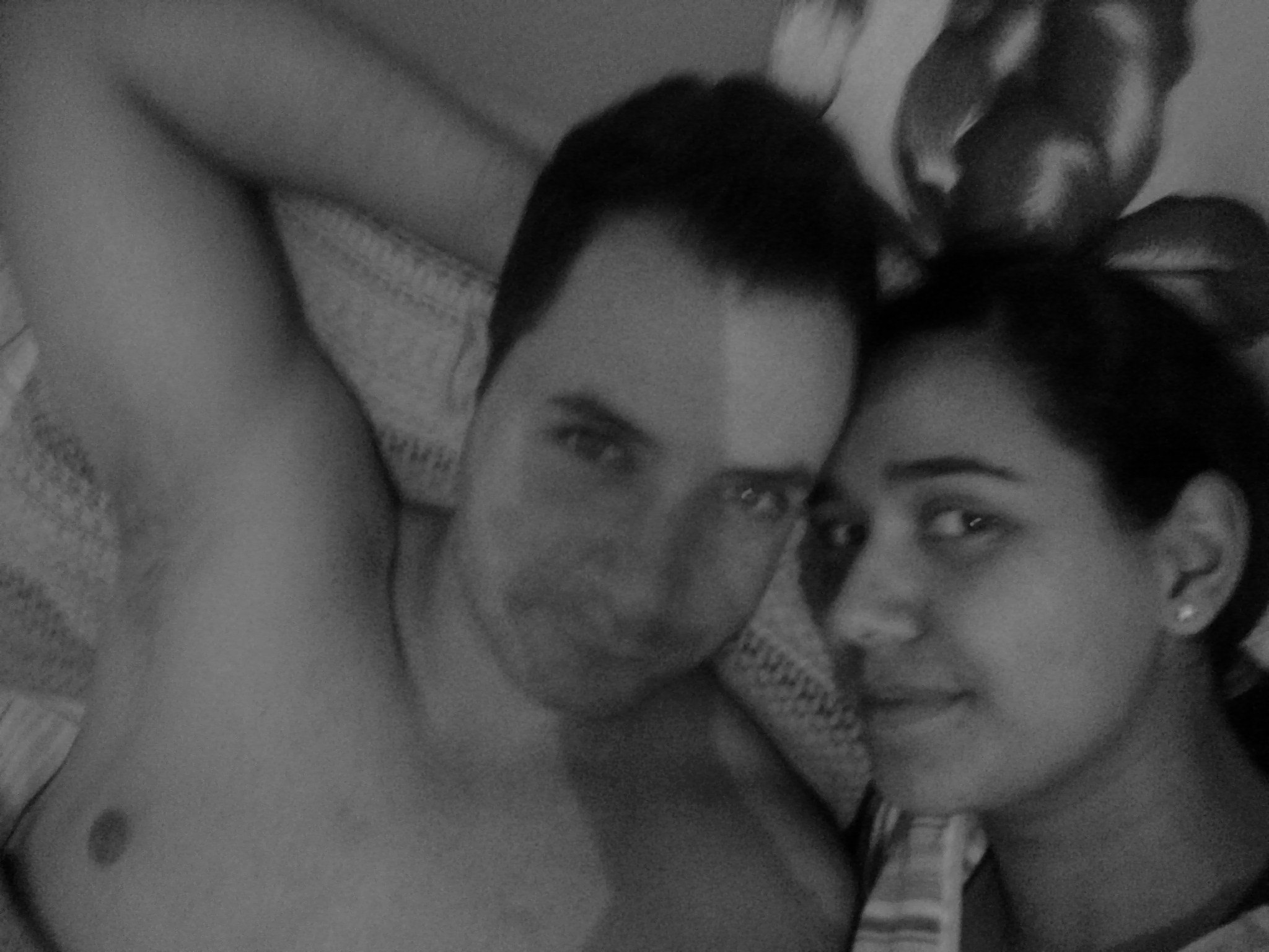 ♥..mor te amoo muitoooo ,sou muito feliz ao seu lado vamos ser muito feliz....)