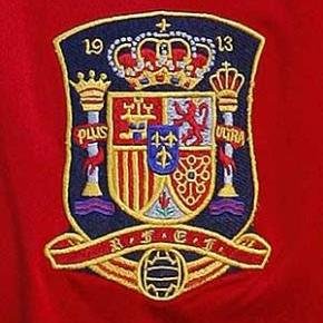 Empresario y padre de familia. Amante del deporte y aficionado a las apuestas.