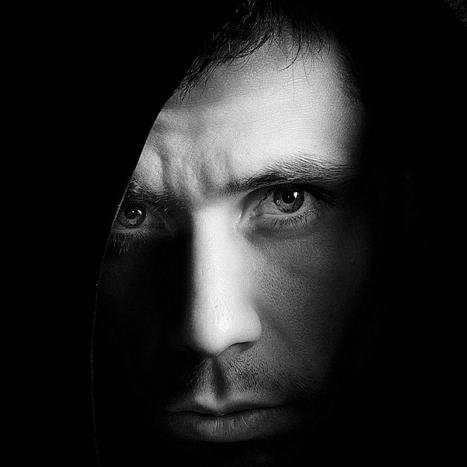 Fotógrafo profesional especializado en moda y publicidad. Book de fotos de moda, fantasía, beauty.