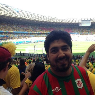 Jornalista, editor do site O Curioso do Futebol e torcedor da Portuguesa Santista.