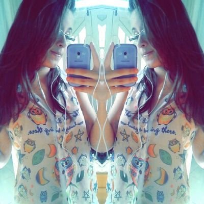 Ninguém pode ser exatamente como eu. Algumas vezes eu mesmo tenho problemas sendo assim.
Semideusa  ❥ Núcleo Ichu  ❥ AMS  ❥