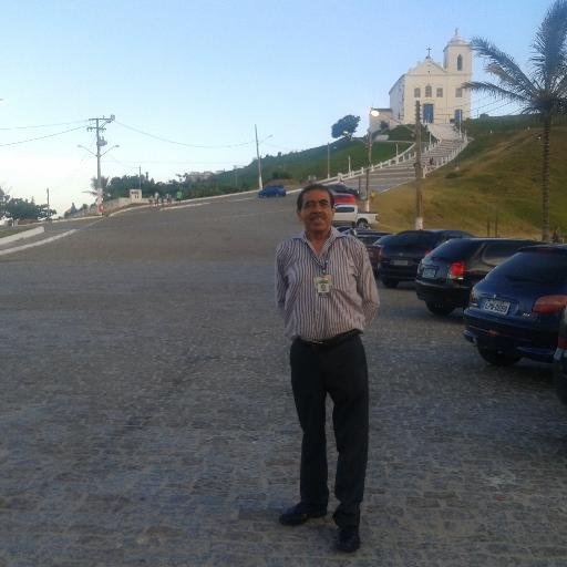 Sou corretor de imóveis e atuo na área do Rio de Janeiro e realizando vendas e avaliações de imóveis,,Região Leste Fluminense.