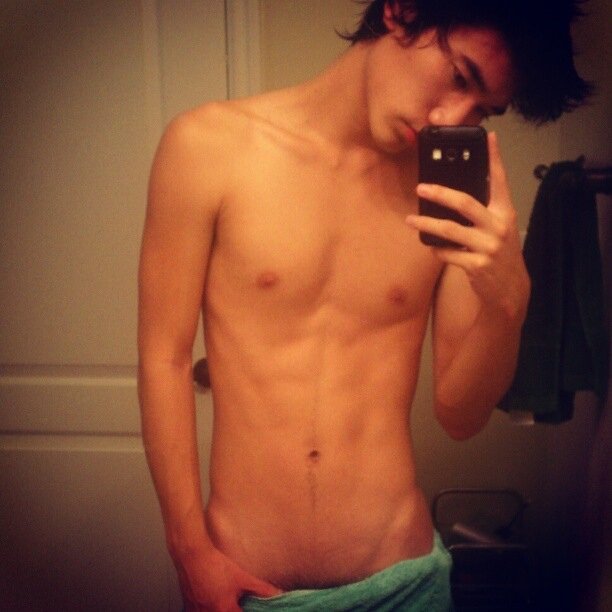 essex slutty twink. boys & men only : )