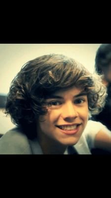 salut je suis une directionner ♥
les one direction je l'ai kiffe trop il son trop beau♥ 
follow moi si t'es directionner et los ♥ (louanor shiper) ♥