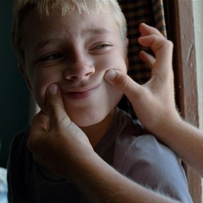 Mes tweets sont des voix-off de Terrence Malick en odorama. Baggins from Bag End 🌈
compte inactif, retrouvez-moi sur bluesky : @jicky.bsky.social