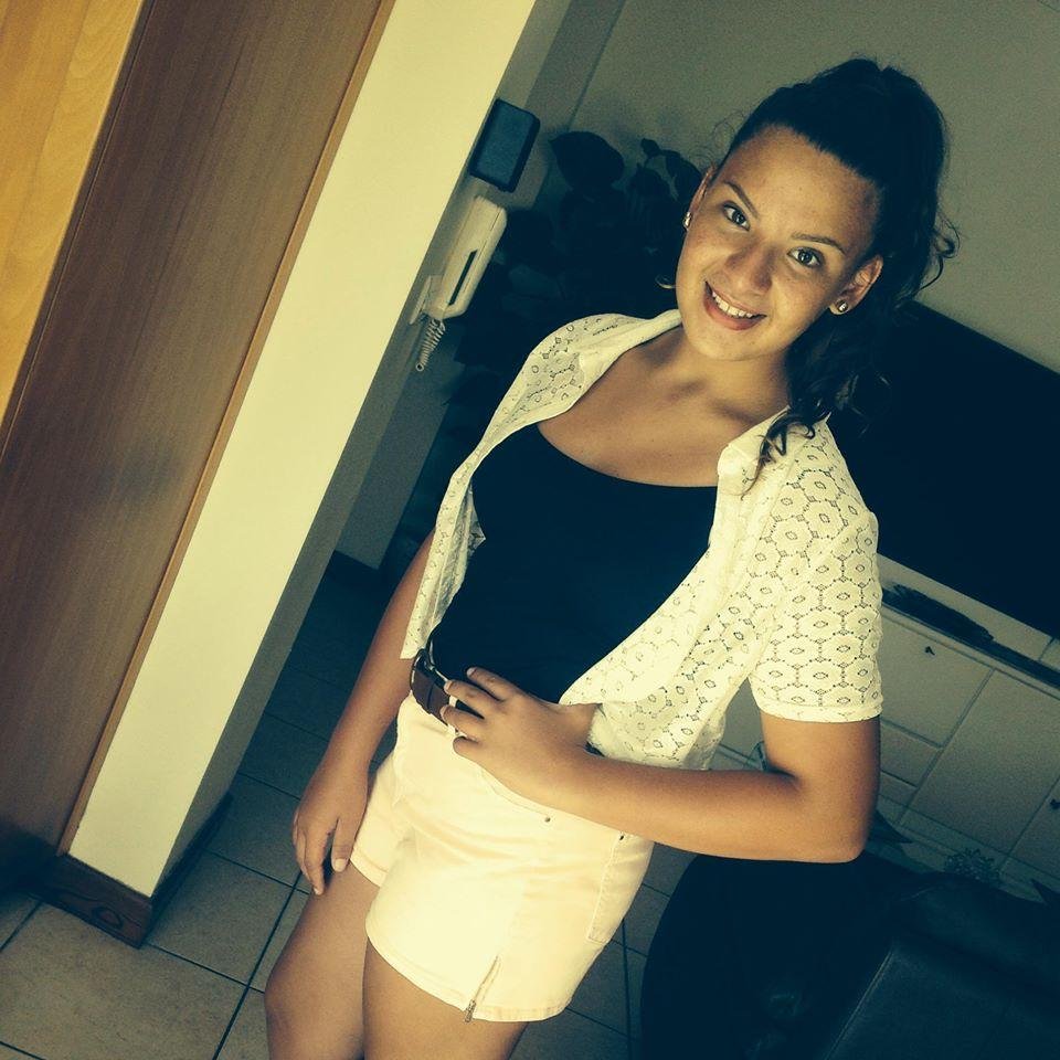 i live in a small island called Malta i am happy  person :3   i love youtuberrs!!  :3 !! just press the follow buttin :3 XX and feel free to send me messages!