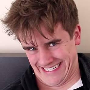 follow @smgfranta bc she gave you this free follow & follows back...If you don't follow her ima unf you