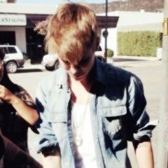 Her smile makes me laugh everyday..♡ @justinbieber