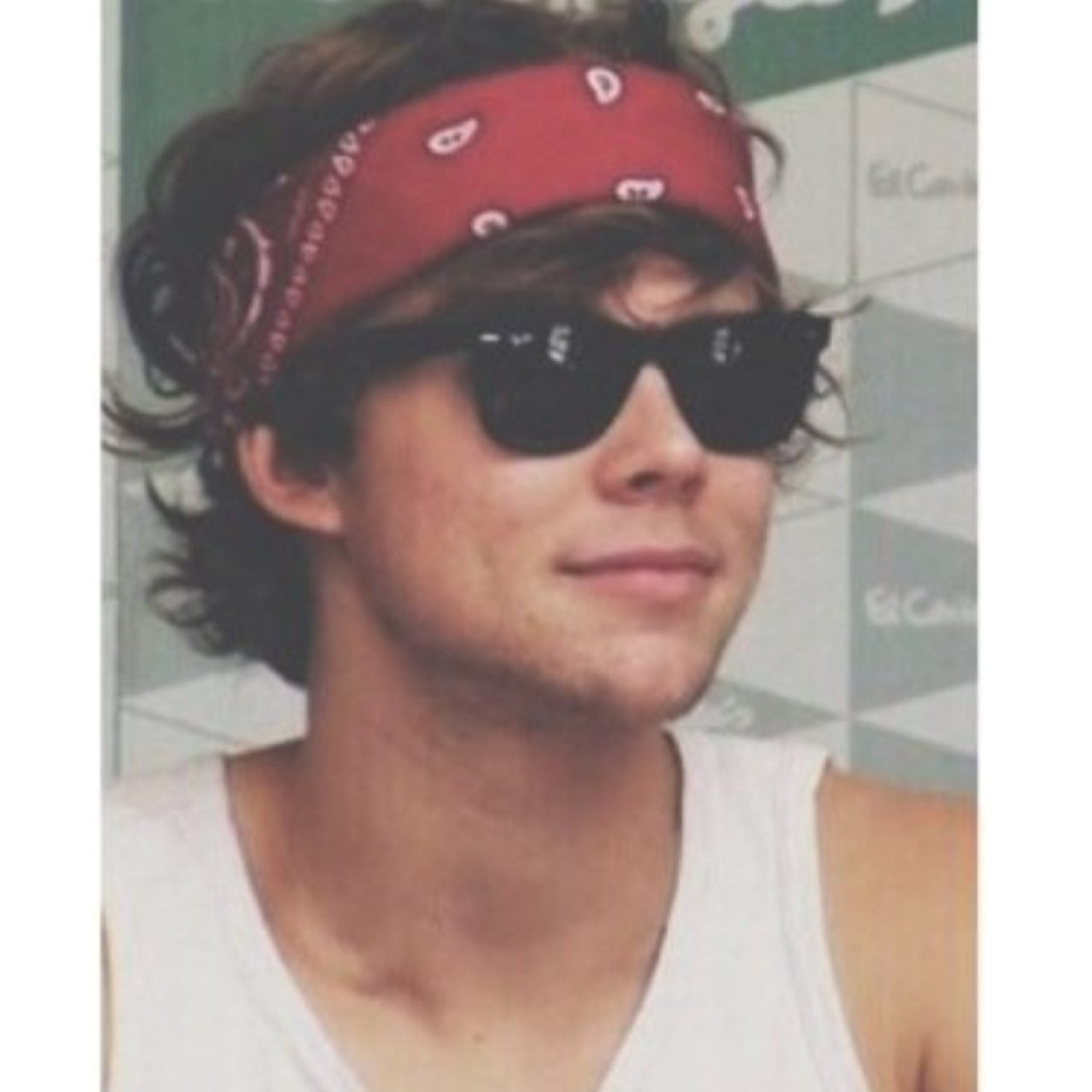 HEY BEAUTIFUL ENJOY YOUR FREE FOLLOW AND PLEASE RT THE LINK I LOVE YOU