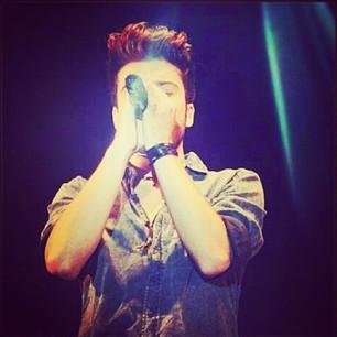22. Auryn es mi sueño hecho realidad, las auryners mi vida. Buen tipo hasta que me tocas las narices. Sincero aunque fastidie. Rox, te amo {13/09/14} ♥