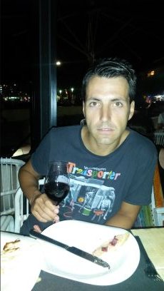 Viu i deixa viure. Esports, familia i amics. Culé.