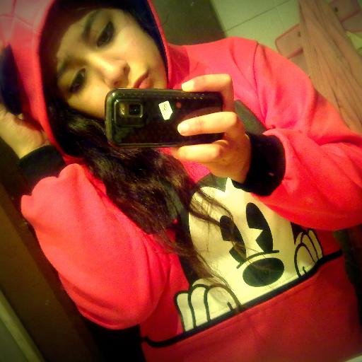 Belieber , Etchegonista, Masteraa , .. Por Siiempre :'3
Paola Colmman Pasiomm (':


Facebook : https://t.co/EPZmT2Bb6G :)