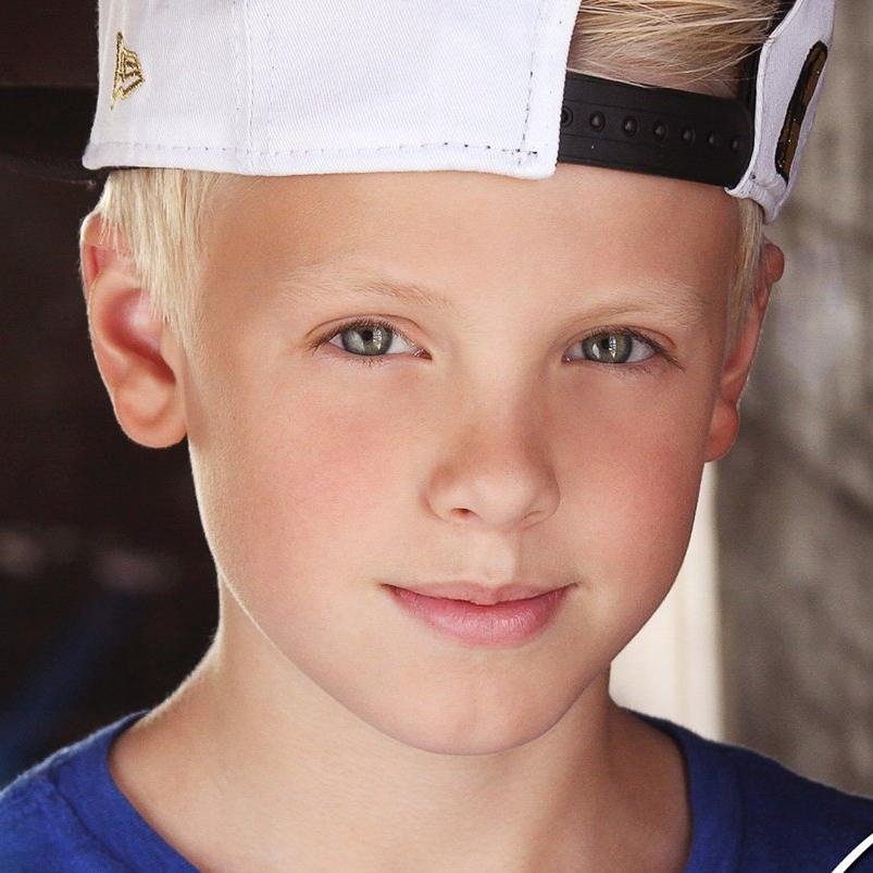 Carson Lueders - Luedizers NOW in Twitter!
In English - Español!