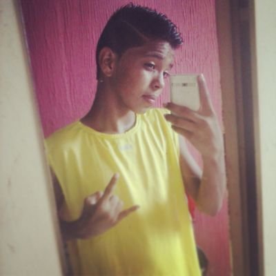 Vem cá, me abraça, sem pressa, sem demora, sem motivo, sem hora para ir embora ❤ Eu te amo tanto pra smp Vitória D. ❤