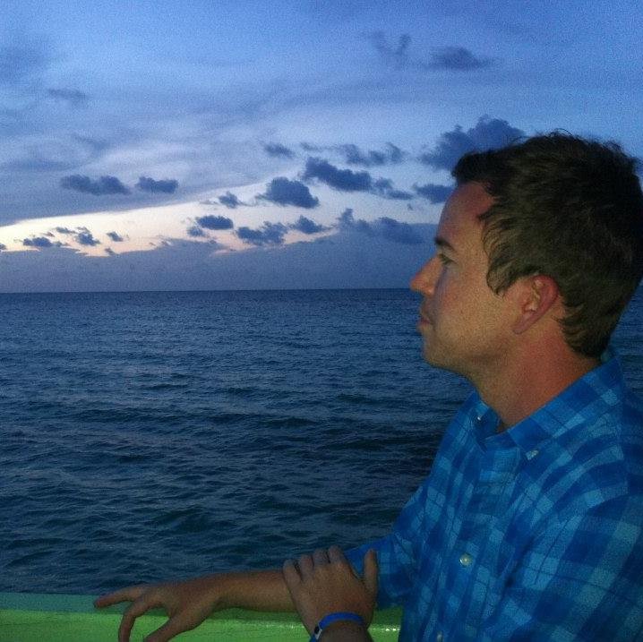 Pianist and freelance composer. Music for solo piano, soundscapes, electronica, music for tv, film and commercial use.