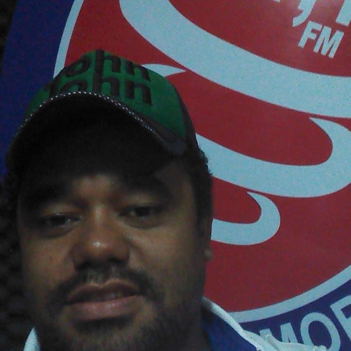 PRODUTOR  LOCUTOR  RADIO  E PALCO  E  SONOPLASTA