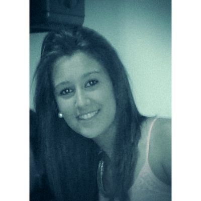 Idola de Pablo Alborán. Rociera y sobre todo MANRIQUÑA! Hay clase de personas y personas con clase.  Instagram: marinalarios99 :).