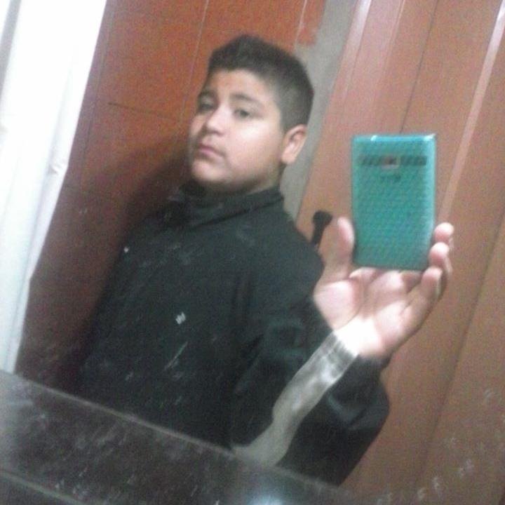 Era tan feo qe cuando nací me metieron en una incubadora... con vidrios polarizados.