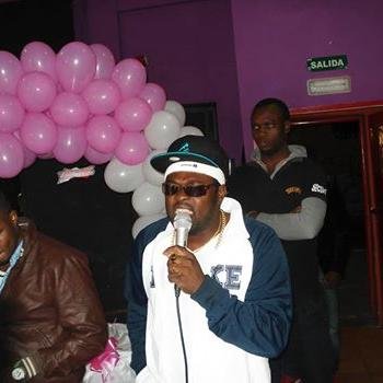 sundayude4's profile picture. 