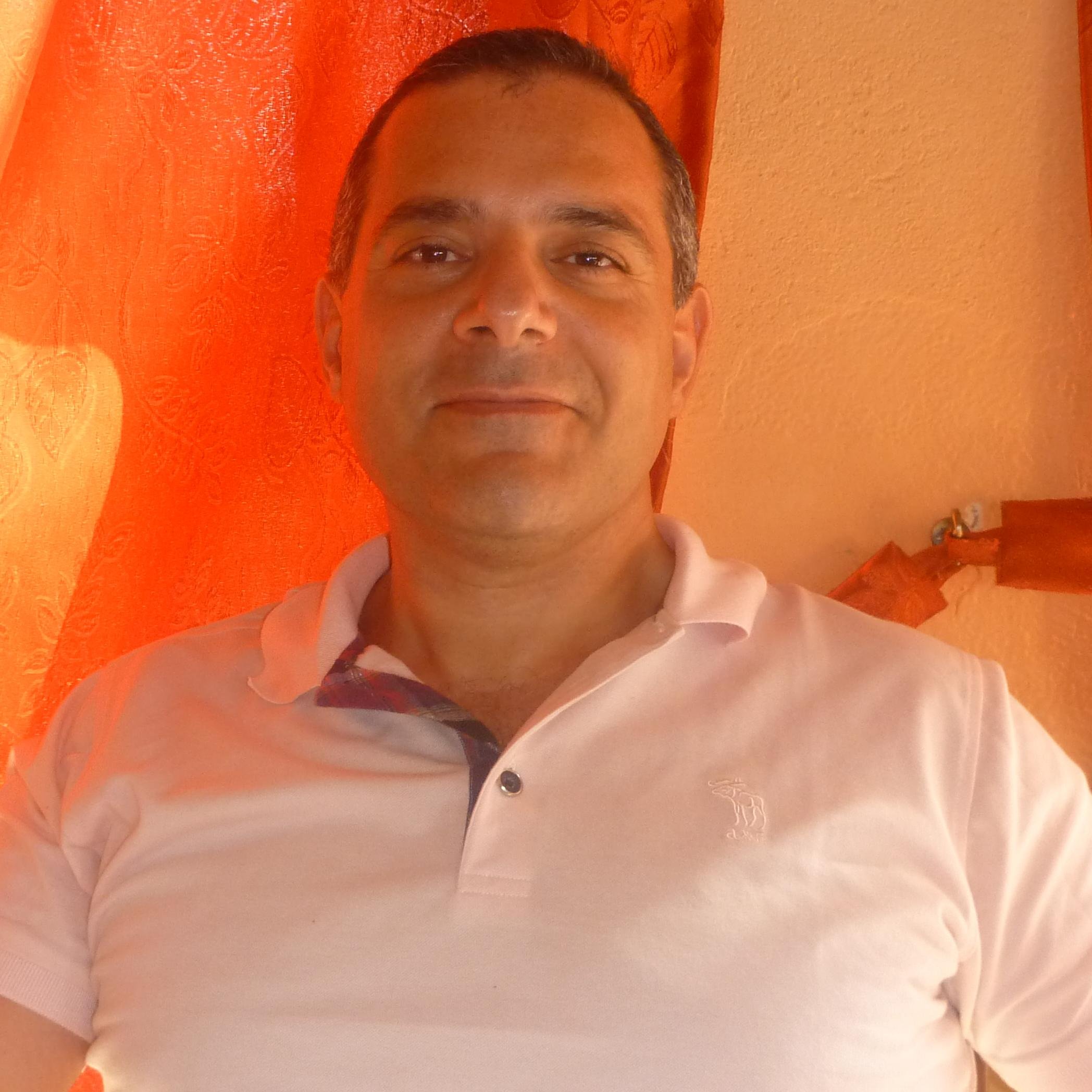 Recruiter | Contracts & HR Manager | Copywriter (English & Arabic)