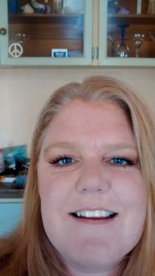 Younique presenter.  Home of the Amazing 3D Lash Mascara!