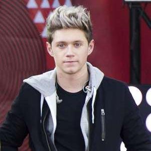 4 anos de amo e carinho... eu amo 1D