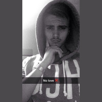J'cacules plus vraiment les ennemies , j'traine qu'avec les vrai poto. #TeamEsw ⚽️