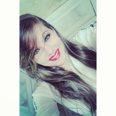 Cristã , Flamenguistaa , Dedicada , Amiga , Confiantee , Teimosa : #Casada 20 years !