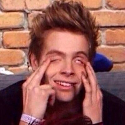 Plz follow @1dzbae  *this is a free follow account✨