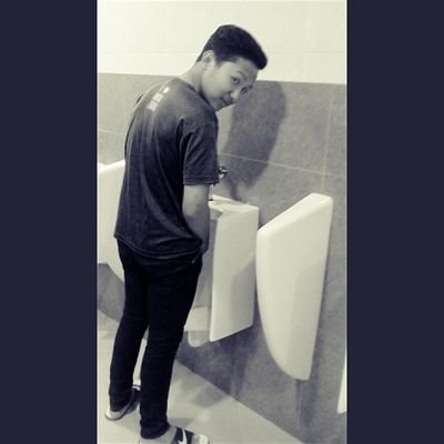 hidup bukan pilihan, tapi di dalam hidup banyak pilihan yg harus di jalani.