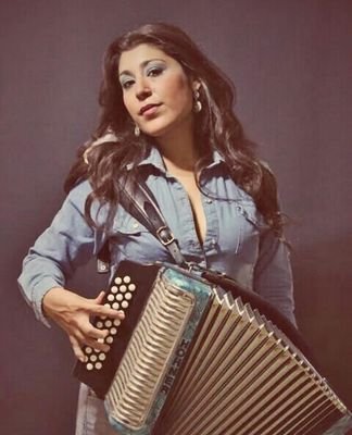 saralypromesa's profile picture. acordeon y 1a voz compositor