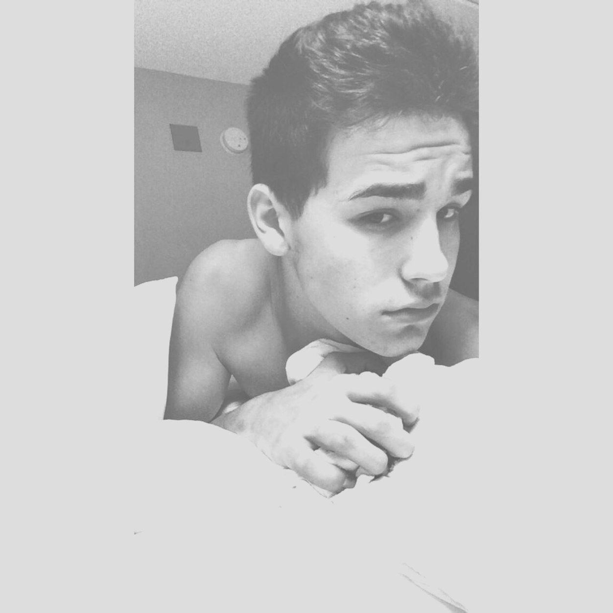 jacob is perfect. 0/jacob ⚪️sider