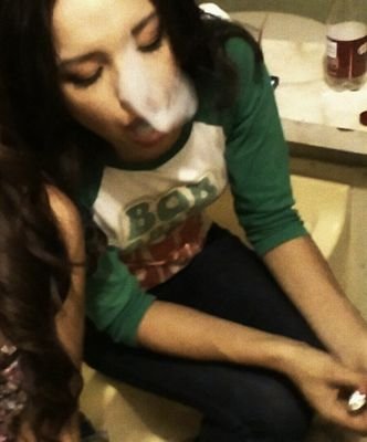 Libra|'93|only❤my son #Simple&Sweet #NoBS #Stoner #FollowBack Never hide who you truly are, thats hiding from yourself