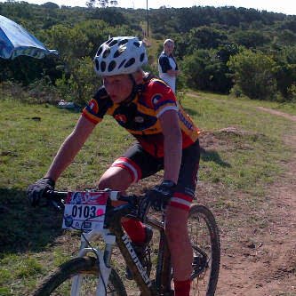 I'm Ã passionate cyclist and rugby player, that would like to be part of Ã pro MTB team and go to world champs one-day :)