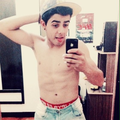 Eu quero ser seu príncipe encantado
Seu eterno namorado
Te acordar com um beijo meu, só meu