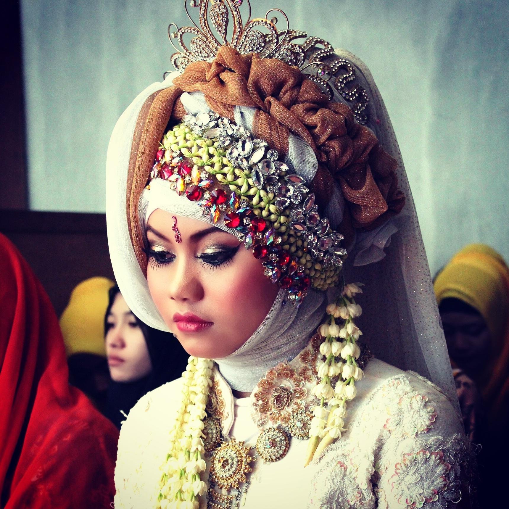 I'm frendly . . . (^_^)  i love my family , , , married ♥ @dhika125holic  Sukses bukan berarti tidak pernah GAGAL :)