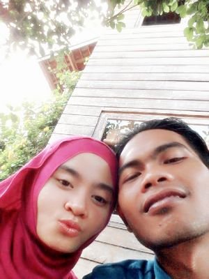 simple person, nothing special about me..
a girl who lazy to bath.. hehehe
just meet me to know what kind of person i am..